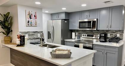 Grand Luxury 3BR Apartment Near Disney 010