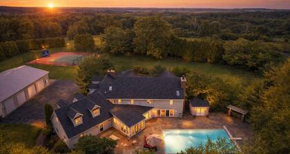 Lighthouse | 9BR Resort · Pool · Arcade · Hot Tub