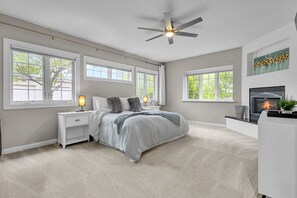 9 bedrooms, desk, travel crib, WiFi