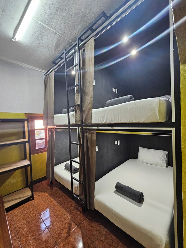 Gemeinsamer Economy-Schlafsaal