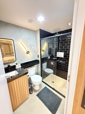 Hair dryer, towels, soap, toilet paper - New and equipped studio | Close to the subway, ideal for couples and executives (Vila Gumercindo São Paulo)