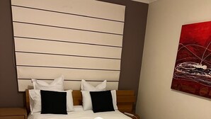 2 Schlafzimmer, Bügeleisen/Bügelbrett, Bettwäsche