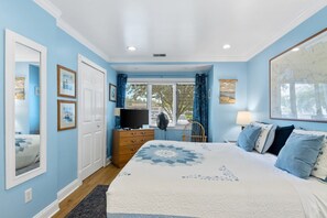1 Schlafzimmer, Schreibtisch, Bügeleisen/Bügelbrett, Reisekinderbett