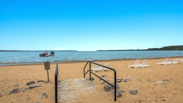 Na praia