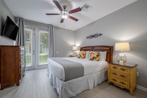 3 bedrooms, desk, iron/ironing board, travel cot