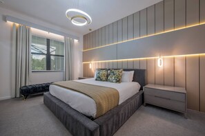 9 habitaciones, tabla de planchar con plancha, cuna de viaje y wifi 