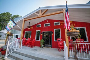 Exterior - Hermann Grain Bins BNB and Retreat Center whole complex (Sleeps 16 total)<br>Each Grain bin sleeps 8 each and we have 2 two-story grain bins. (Hermann)