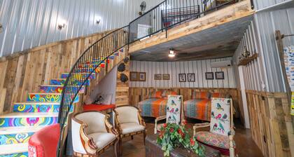 Hermann Grain Bins BNB and Retreat Center whole complex (Sleeps 16 total)<br>Each Grain bin sleeps 8 each and we have 2 two-story grain bins.