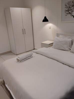 1 chambre, fer et planche à repasser, Wi-Fi, literie fournie
