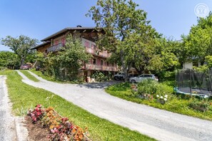 Exterior - LA CLEF DES CHAMPS SAVOISIENS (NOTRE DAME DE BELLECOMBE)