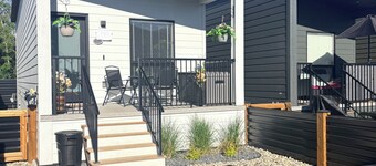 New Private Retreat Near Lakes, Wineries, Trails, Golf & Ski Resorts