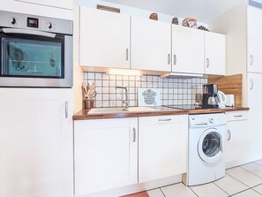 Fridge, microwave, oven, dishwasher - Domaine de Crespin by Interhome (Saint Gervais)