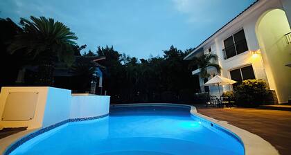 Charming 2-bedroom apartment with WiFi, AC in welcoming Juan Dolio