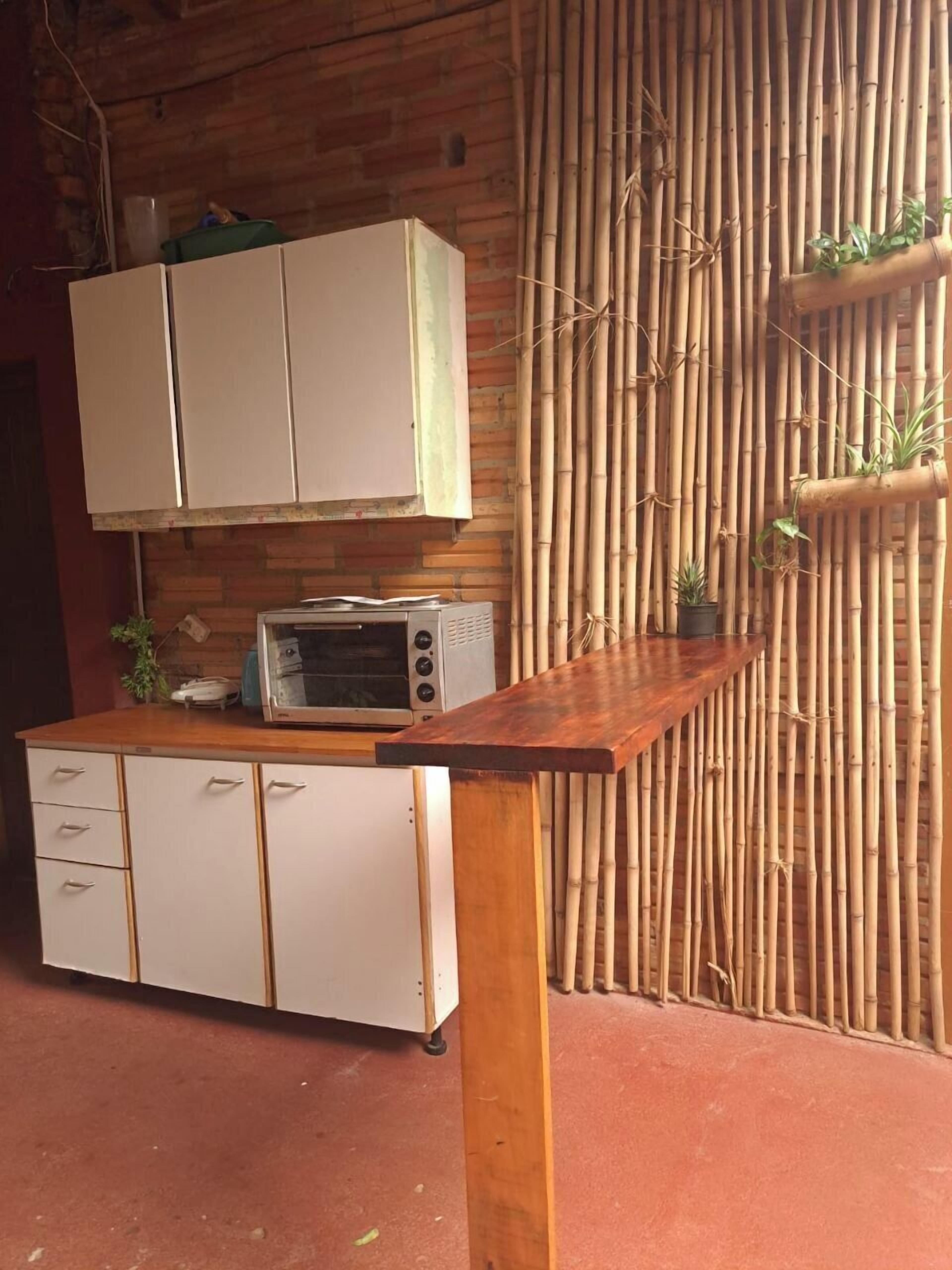 Cookware/dishes/utensils