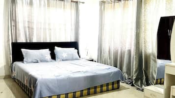 3 quartos, ferros/tábuas de passar roupa, Wi-Fi, roupa de cama