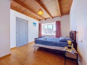 4 bedrooms