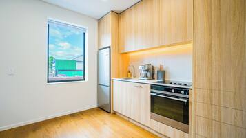 Fridge, microwave, oven, stovetop