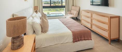 2 bedrooms, in-room safe, iron/ironing board, free WiFi