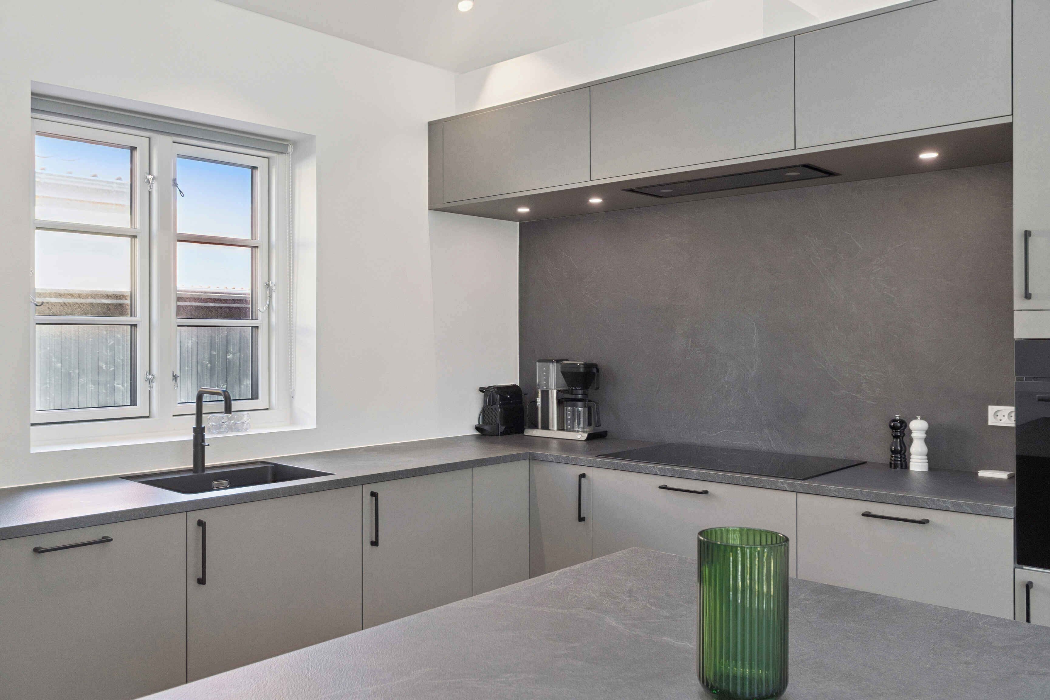 Réfrigérateur, four, lave-vaisselle