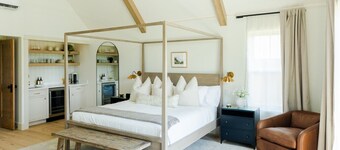 The Knox Cottage - Luxury Farm Stay