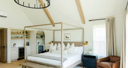 The Knox Cottage - Luxury Farm Stay