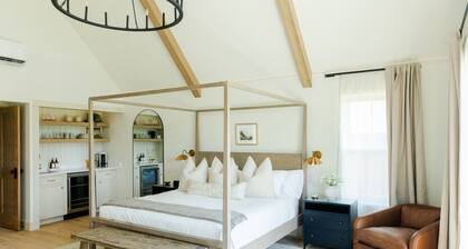 The Scout Cottage - Luxury Farm Stay