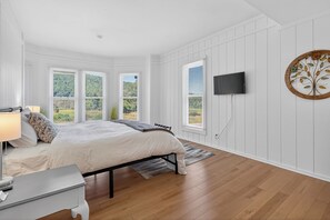 7 bedrooms, iron/ironing board, travel cot, free WiFi