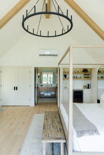 The Sunday Cottage - Luxury Farm Stay