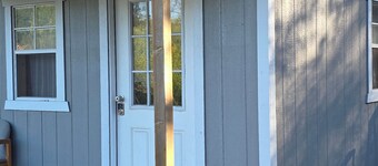 Cool cabin with AC in Kelso