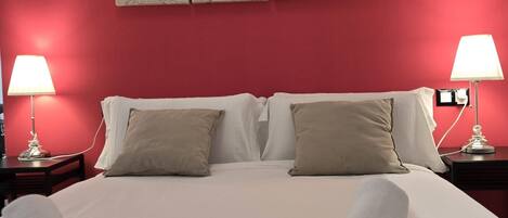 Fer et planche à repasser, accès Internet, draps fournis