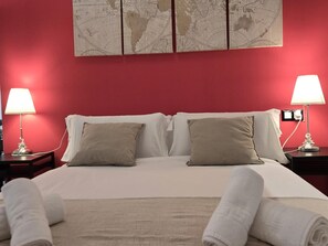 Fer et planche à repasser, accès Internet, draps fournis