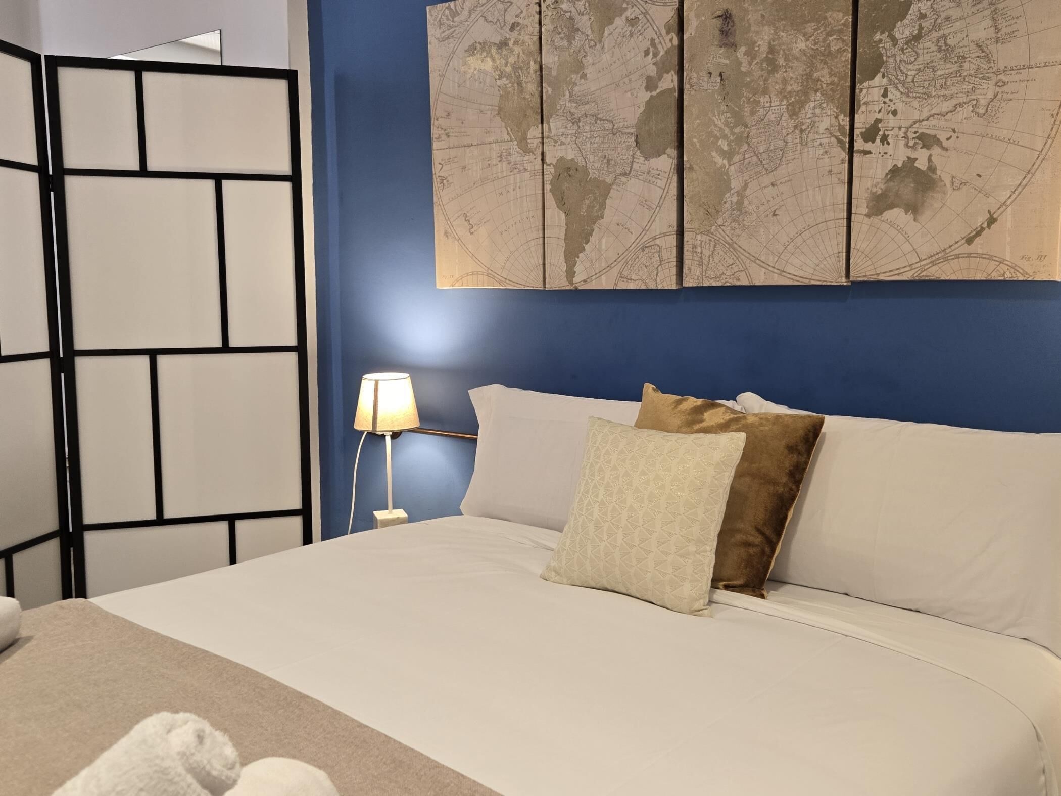 Iron/ironing board, internet, bed sheets