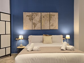 Iron/ironing board, Internet, bed sheets