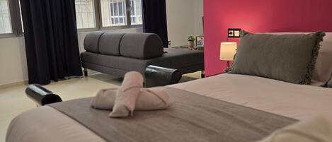 Fer et planche à repasser, accès Internet, draps fournis