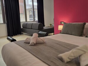 1 bedroom, iron/ironing board, internet, bed sheets - Felix Saenz Boutique Suits Gibralfaro (Málaga)