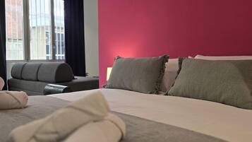 1 dormitorio, tabla de planchar con plancha, Internet y ropa de cama