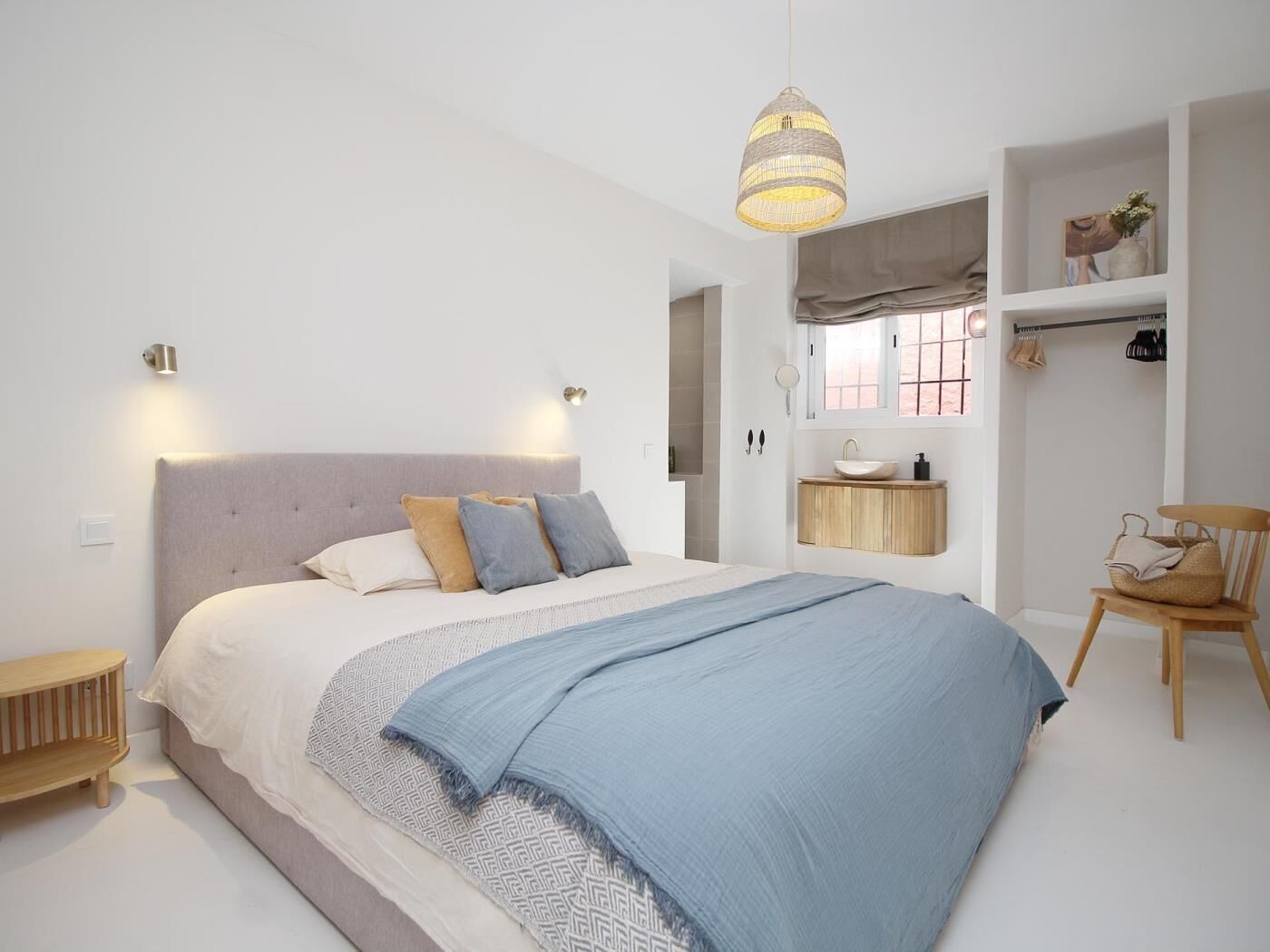 Bügeleisen/Bügelbrett, Internetzugang, Bettwäsche