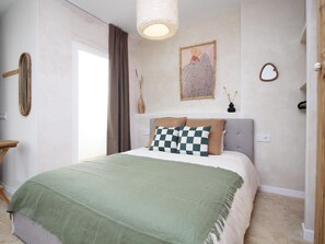 Strykejern/-brett, internettilgang og sengetøy