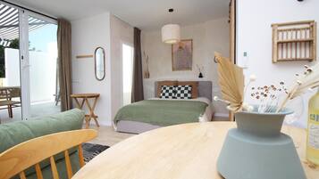 Bügeleisen/Bügelbrett, Internetzugang, Bettwäsche