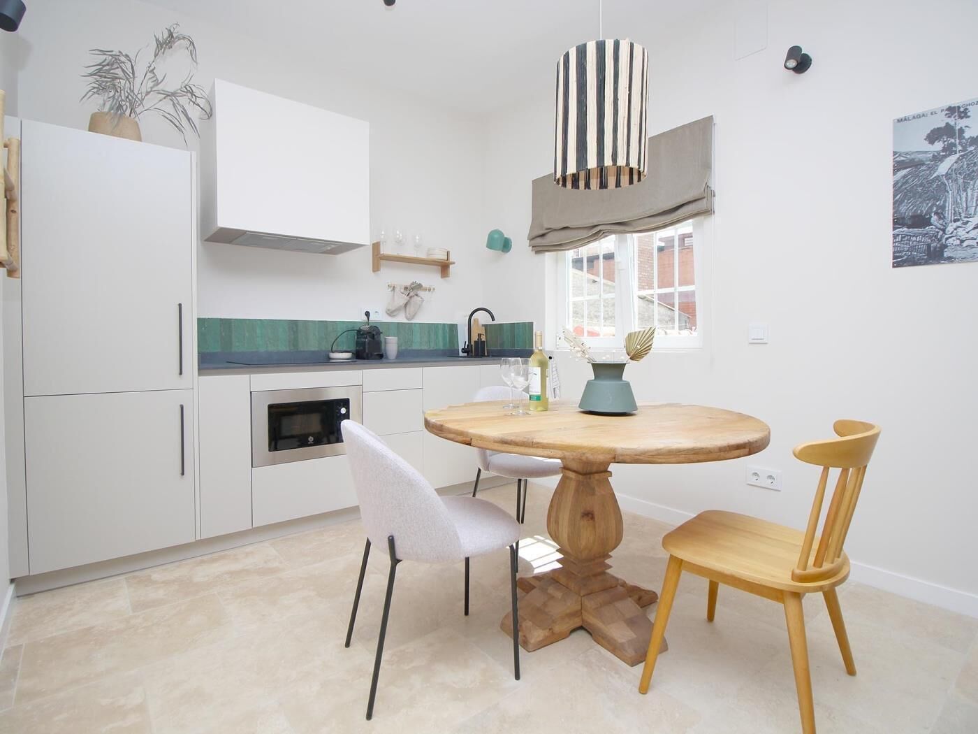 Frigorifero, microonde, macchina per tè/caffè, tostapane