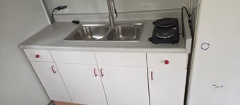 Cozy farmhouse in charming Kelso with AC, WiFi