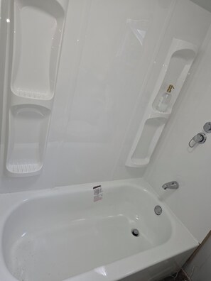 Handtücher, Seife, Toilettenpapier