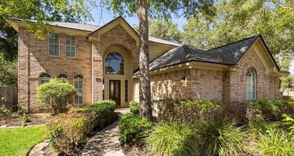 5BR on Half Acre Spring,TX Getaway–Heated Pool,Hot Tub,EV Charger