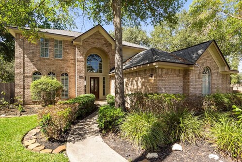 5BR Train Theme | Heated Pool • Hot Tub • EV • BBQ