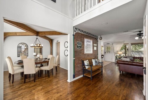 Train Themed 5BR with Heated Pool Hot Tub EV Charger Sleeps 16