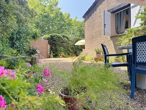 Unclassified image, 3 of 38, button