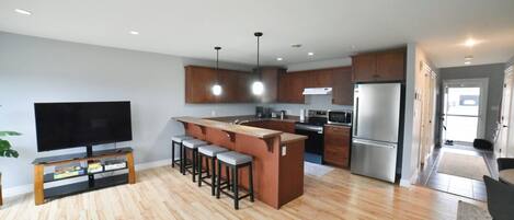 Microwave, oven, stovetop, dishwasher