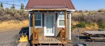 Get away from it all at Smith Cove. A 4 bedroom oasis overlooking Banks Lake