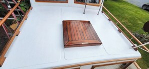 Property grounds - Nautical Nights - House Boat (Seward)
