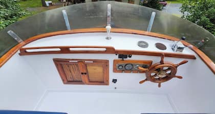 The Nautical Nights - A welcoming 2-bedroom boat with WiFi in scenic Seward